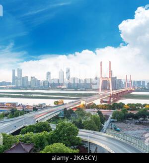 pont d'échange de city​​ à l'heure de pointe de la circulation à shanghai Banque D'Images