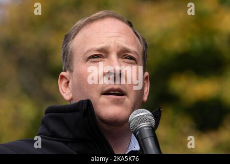 Thornwood, États-Unis. 31st octobre 2022. Le candidat républicain au poste de gouverneur de New York, Lee Zeldin, s'exprime lors d'un arrêt de campagne au poste de la Légion américaine à Thornwood, New York, sur 31 octobre 2022. (Photo de Lev Radin/Sipa USA) crédit: SIPA USA/Alay Live News Banque D'Images