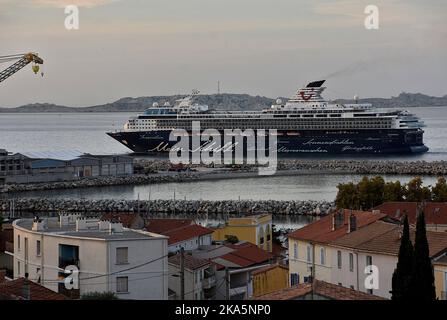 Marseille, France. 30th octobre 2022. Le navire de croisière Mein Schiff Herz arrive au port méditerranéen français de Marseille. (Photo de Gerard Bottino/SOPA Images/Sipa USA) crédit: SIPA USA/Alay Live News Banque D'Images