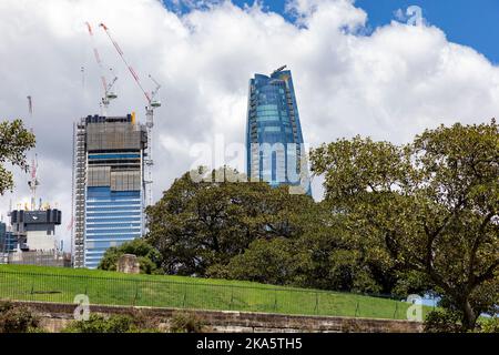 Sydney Australie vue sur le parc de l'observatoire de Barangaroo et tours hautes Crown Casino, centre-ville de Sydney, Nouvelle-Galles du Sud, Australie Banque D'Images