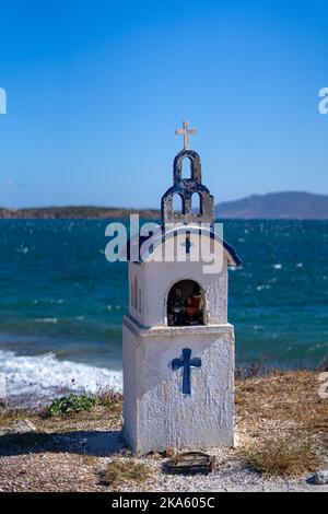 Petit mémorial sous forme de chapelle pour une personne qui y a eu une mort accidentelle Banque D'Images