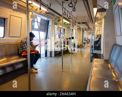 2 novembre 2019 New Delhi Inde. Presque vide à l'intérieur d'un Delhi Metro Rail. DMRC Banque D'Images