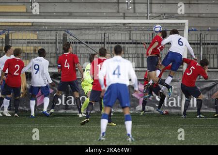 Craig Dawson (6), de l'Angleterre, a obtenu des scores pour l'Angleterre lors du championnat d'Europe U21 qui s'est qualifié contre la Norvège au stade Marienlyst de Drammen Banque D'Images