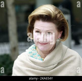 La reine de Norvège Sonja arrive au MoMA (Musée d'art moderne) à New York Friday 21 octobre 2011. Photo Lise Aserud / Scanpix Norvège Banque D'Images