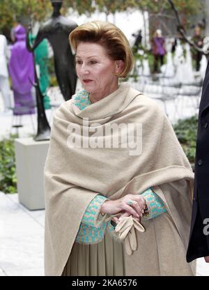 La reine de Norvège Sonja arrive au MoMA (Musée d'art moderne) à New York Friday 21 octobre 2011. Photo Lise Aserud / Scanpix Norvège Banque D'Images