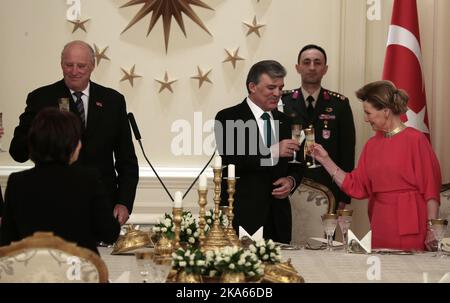 Ankara, Turquie 20131105. Visite du roi de Norvège Harald et de la reine Sonja en Turquie. Le président de Tyrkey, Abdullah Gul, et la première dame Hayrunnisa Gul, reçoivent le roi Harald et la reine Sonja au palais présidentiel. Photo: Lise Aaserud Banque D'Images