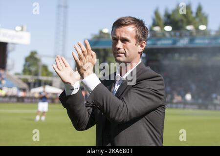 Directeur sortant de Stromsgodset FK et directeur entrant du club écossais de Premiership Celtic Ronny Deila lors de la cérémonie d'adieu après la moitié du match entre l'ancien club de Deila Stromsgodset et Haugesund dans la ligue norvégienne de football de Drammen, 9 juin 2014. Photo par Audun Braastad, NTB scanpix Banque D'Images