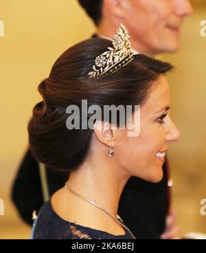 COPENHAGUE, DANEMARK 20150415. La princesse Marie et le prince Joachim arrivent au Palais Christiansborg à Copenhague, au Danemark, mercredi soir, à l'occasion de l'anniversaire et du dîner de la reine Margrethe en 75th. Photo: Lise Aaserud / NTB scanpix Banque D'Images