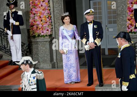 STOCKHOLM, SUÈDE 20150613. Mariage entre le prince Carl Philip et Sofia Hellqvist. La reine Silvia et le roi Carl XVI Gustaf de Suède à la chapelle royale du Palais Royal pour la cérémonie du mariage du prince le samedi. Photo: Jon Olav Nesvold / NTB scanpix Banque D'Images