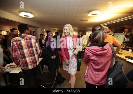 Bergen, Norvège 20160601. La princesse de la Couronne mette-Marit arrive mercredi après-midi à la bibliothèque publique de Bergen. Photo: Lise Aaserud / NTB scanpix Banque D'Images