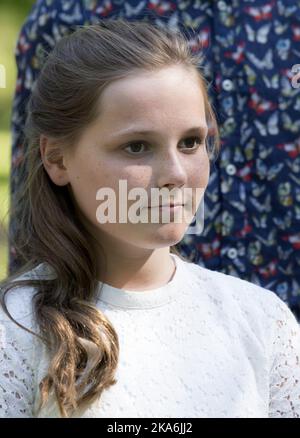 OSLO, Norvège 20160613. Princesse Ingrid Alexandra à l'ouverture de l'installation 'Insect Hotel' par l'artiste Tom Hare dans le parc du Palais. Photo: Berit Roald / NTB scanpix Banque D'Images