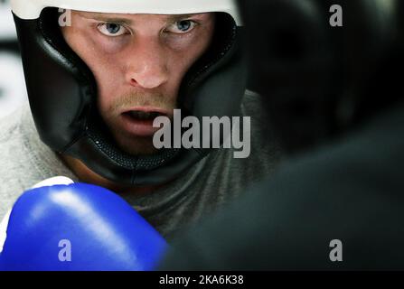 OSLO, Norvège 20160620. Le boxeur Tim Robin Lihaug (23 ans) s'affronte contre Yevgeni Makhteienko (Ukraine) qui fait partie de la préparation de la lutte là Lihaug rencontre l'Allemand Arthur Abraham dans la bataille pour le titre intercontinental WBOs dans le super midlewhuit dans le Max-Schmeling-Halle à Berlin 18 . Juillet. Photo: Berit Roald / NTB scanpix Banque D'Images