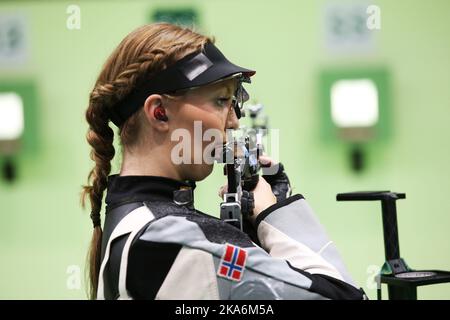 RIO DE JANEIRO, BRÉSIL 20160806. Jeux olympiques d'été à Rio en 2016: Malin Westerheim en action dans les femmes de 10 M. Air Rifle compétition au centre olympique de tir à Rio samedi. Photo: Erik Johansen / NTB scanpix Banque D'Images