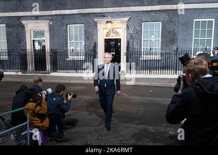 Steve Barclay quitte Downing Street ce soir alors que le Premier ministre Rishi Scoud nomme ses ministres. Photo prise le 25th Oct Banque D'Images