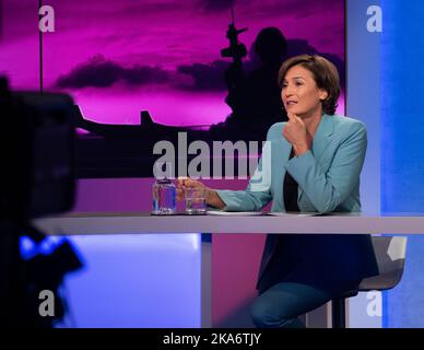 Berlin, Germany. 13th Sep, 2022. Moderator Sandra Maischberger during her program 'Maischberger' on the topic of the war in Ukraine. Credit: Paul Zinken/dpa/Alamy Live News Stock Photo