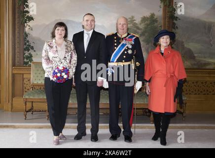 OSLO, Norvège 20170321. De droite : la reine Sonja, le roi Harald, le président de l'Islande Guðni th. Jóhannesson et Eliza Reid au Palais Royal. Le couple présidentiel islandais est en visite officielle en Norvège. Photo: Berit Roald / NTB scanpix photo: Berit Roald / NTB scanpix Banque D'Images