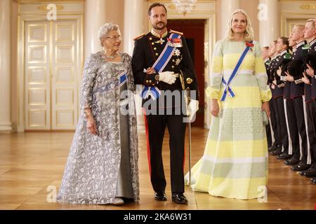 OSLO, Norvège 20170321. La princesse Astrid, Mme Ferner, le prince héritier Haakon et la princesse couronne Mette-Marit (à droite) arrivent au Palais Royal mardi à l'occasion de la visite d'État d'Islande. Photo: Cornelius Poppe / NTB scanpix Banque D'Images