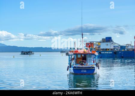 Bateaux ancrés dans la marina Alotau, Milne Bay Papouasie-Nouvelle-Guinée Banque D'Images