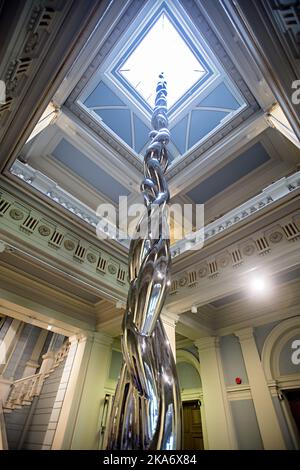 Bergen, Norvège 20170523. CODE 1. Le Trésor d’argent est basé sur le grand don d’argent de Christen Sveaas à Bergen, les dépôts du musée de l’université de Bergen, du musée Norsk Folkemuseum et des collectionneurs privés, ainsi que les collections de KODE. Photo : Marit Hommedden / NTB scanpix Banque D'Images