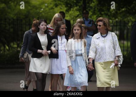 20170704. Reine Sonja de Norvège 80th anniversaire. La reine Sonja KunstStall (écurie d'art) ouvre dans les anciens bâtiments stables du château à l'anniversaire de la reine de 80th.les bâtiments sont situés dans le parc du château, et n'ont pas été mis à la disposition du public plus tôt. Photo: Lise Aaserud / NTB scanpix Banque D'Images