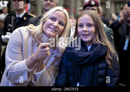 BERGEN, Norvège 20170924. Championnats du monde de route UCI à Bergen, Norvège 2017. HKH Crown Princess Mette-Marit et HKH Princess Ingrid Alexandra pendant les championnats à Bergen. Photo: Carina Johansen / NTB Scanpix Banque D'Images