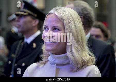 Bergen, Norvège 20170924. Championnats du monde de route UCI à Bergen, Norvège 2017. Princesse Mette-Marit de la Couronne lors de la cérémonie de remise des prix lors de la coupe du monde cycliste à Bergen. Photo: Carina Johansen / NTB Scanpix Banque D'Images