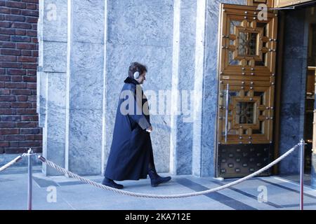 Oslo, Norvège 20171210. Prix Nobel de la paix 2017 campagne internationale pour l'abolition des armes nucléaires (ICAN). L'ancien Premier ministre et directeur général DE L'OMS, Gro Harlem Brundtland, arrive à l'hôtel de ville d'Oslo pour la cérémonie du Prix Nobel de la paix. Photo: Torstein BoE / NTB scanpi Banque D'Images