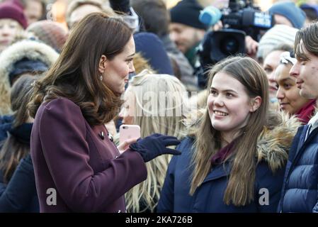 Oslo, Norvège 20180202. Le Prince William de Grande-Bretagne et la Duchesse Kate visite la Norvège et l'école secondaire de Hartvig Nissen. La duchesse accueille les gens. Photo: Terje Pedersen / NTB scanpi Banque D'Images