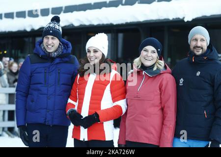 Oslo, Norvège 20180202. Le Prince William du Royaume-Uni et la Duchesse Kate visitent le Holmenkollen ski Museum. Crown Princess Mette-Marit (2nd à droite) et Crown Prince Haakon (à droite). Photo: Terje Pedersen / NTB scanpi Banque D'Images