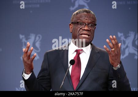 Oslo, Norvège 20181211. Conférence de presse avec le lauréat du prix Nobel de la paix, Denis Mukwege, et le Premier ministre, Erna Solberg, au bureau du Premier ministre à Oslo. Prix Nobel de la paix 2018 à Nadia Murad et Denis Mukwege. Photo: Lise Aaserud / NTB scanpi Banque D'Images