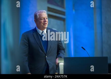 Oslo, Norvège 20181211. Al Gore, ancien vice-président des États-Unis et lauréat du prix Nobel de la paix en 2007, s'exprime mardi dans la salle de l'Université au Forum des prix Nobel de la paix de cette année. En collaboration avec certains des meilleurs chercheurs et experts du climat du monde, le Forum veut faire participer le public à la lutte contre l'une des plus grandes menaces pour la paix et le développement dans le monde d'aujourd'hui. Photo: Heiko Junge / NTB scanpi Banque D'Images