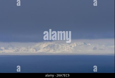 Longyearbyen, Svalbard 20220422. Vue depuis le coffre-fort Global Seed sur Svalbard. Photo: OLE Berg-Rusten / NTB Banque D'Images