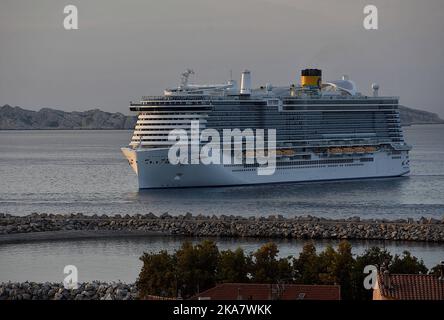 Marseille, France. 30th octobre 2022. Le bateau de croisière Costa Smeralda arrive au port méditerranéen français de Marseille. (Photo de Gerard Bottino/SOPA Images/Sipa USA) crédit: SIPA USA/Alay Live News Banque D'Images
