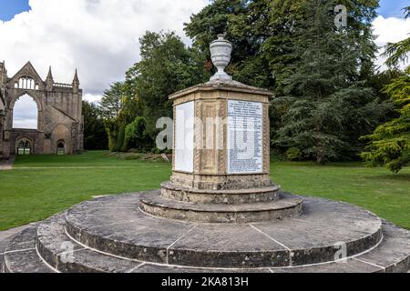 Tombeau de Boatswain, abbaye de Newstead, tinghamshire, Angleterre, Royaume-Uni Banque D'Images