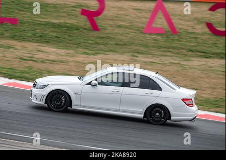 Mercedes Benz AMG C63 sur la piste de course Banque D'Images