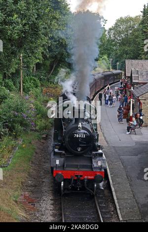 Chambre Standard classe 2MT 78022 à la gare de Haworth sur Keighley & Worth Valley Railway Banque D'Images