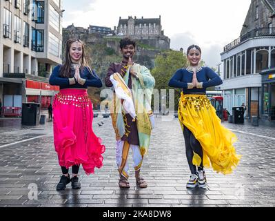 Édimbourg, Écosse, Royaume-Uni, 1st novembre 2022. Edinburgh Diwali: La célébration annuelle est lancée aujourd'hui. Photo : danseurs de Bollyfeat. Crédit : Sally Anderson/Alay Live News Banque D'Images