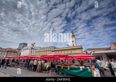 Photo du marché de dolac à Zagreb, croatie. Dolac est un marché agricole situé à Gornji Grad - Medvescak ville district de Zagreb, Croatie. Dolac Banque D'Images