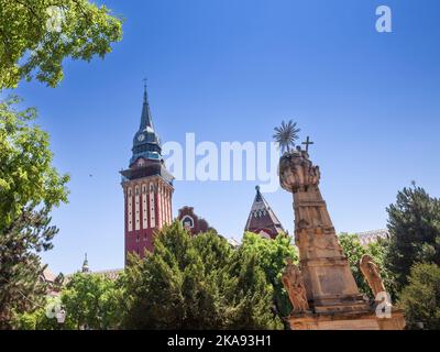 Photo de la tour de l'hôtel de ville de Subotica pendant l'après-midi. L'hôtel de ville de Subotica est situé à Subotica, dans la province de Voïvodine an Banque D'Images