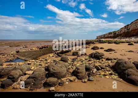 L'épave du Sheraton du chalutier à vapeur sur la plage au-dessous de St Edmund's point dans Old Hunstanton sur la côte nord de Norfolk dans l'est de l'Angleterre britannique. Banque D'Images