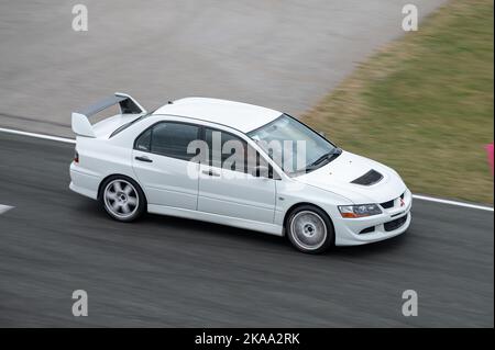 Mitsubishi lancer Evolution Evo VIII sur la piste de course Banque D'Images