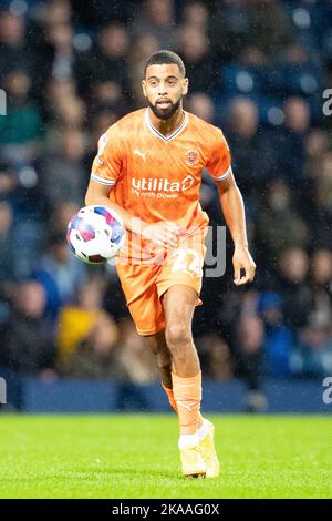 CJ Hamilton de Blackpool lors du match de championnat Sky Bet entre West Bromwich Albion et Blackpool aux Hawthorns, West Bromwich, le mardi 1st novembre 2022. (Credit: Gustavo Pantano | MI News ) Credit: MI News & Sport /Alay Live News Banque D'Images