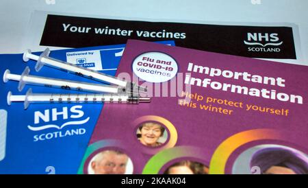 Glasgow, Écosse, Royaume-Uni 1st novembre 2022. Les vaccins sont en voie de déploiement en Écosse comme rendez-vous pour la grippe et les rendez-vous de rappel de covid cône par le biais de boîtes à lettres . Crédit Gerard Ferry/Alay Live News Banque D'Images