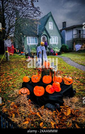 Halloween Night, Trinity Street, East Vancouver, Colombie-Britannique, Canada Banque D'Images