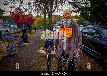 Halloween Night, Trinity Street, East Vancouver, Colombie-Britannique, Canada Banque D'Images