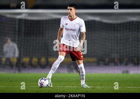 Vérone, Italie. 31 octobre 2022. Roger Ibanez d'AS Roma en action pendant la série Un match de football entre Hellas Verona FC et AS Roma. Credit: Nicolò Campo/Alay Live News Banque D'Images