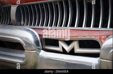 Classic car Lines et Patina dans le soleil brûlant du Nouveau-Mexique Banque D'Images