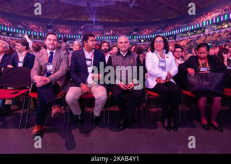 Lisbonne, Portugal. 01st novembre 2022. Le Président du Timor oriental, José Ramos Horta (C) vu dans le public à l'Altice Arena Center Stage pendant la soirée d'ouverture du Sommet Web 2022. La plus grande conférence technologique au monde est de retour à Lisbonne. Pendant quatre jours, les nouvelles tendances technologiques seront discutées et la manière dont elles influenceront nos vies. 70 000 personnes sont attendues à l'événement. (Photo de Hugo Amaral/SOPA Images/Sipa USA) crédit: SIPA USA/Alay Live News Banque D'Images