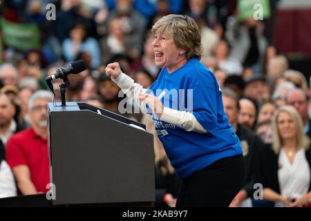 Detroit, Michigan, États-Unis. 29th octobre 2022. Randi Weingarten, président de la Fédération américaine des enseignants, parle lors du rassemblement de vote à Detroit. Les démocrates du Michigan tiennent un rassemblement de sortie du vote pour le gouverneur Gretchen Whitmer avec le président Barack Obama avant les élections de mi-mandat de 2022. (Image de crédit : © Dominick Sokotooff/SOPA Images via ZUMA Press Wire) Banque D'Images