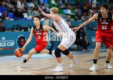 Espagne, Ténérife, 23 septembre 2018: Le joueur japonais de basket-ball Nako Motohashi en action pendant la coupe du monde de basket-ball féminin FIBA Banque D'Images